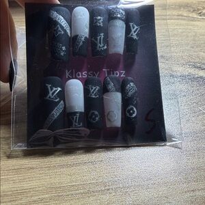 Matte Black & White Logo-Style Press-On Nails - Women Makeup size small